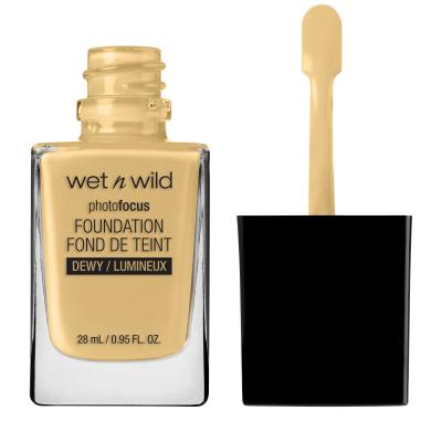 Wet n Wild Photo Focus Dewy Foundation für Frauen 28 ml Farbton  Golden Beige